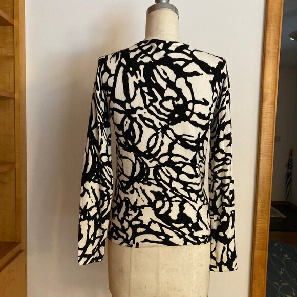 Sarah Spencer Abstract Sweater - Picture 6 of 6